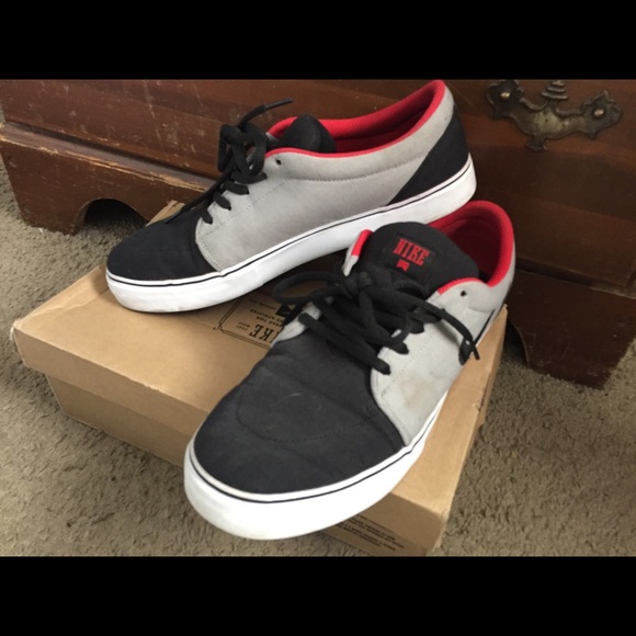 Nike Canvas - Picture 3 of 3